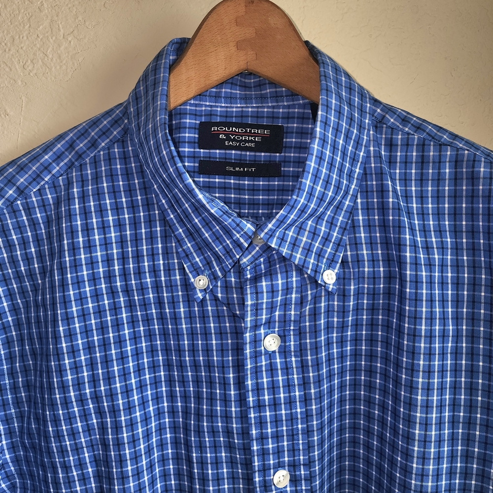 Roundtree & Yorke Men's Blue Checkered Shirt